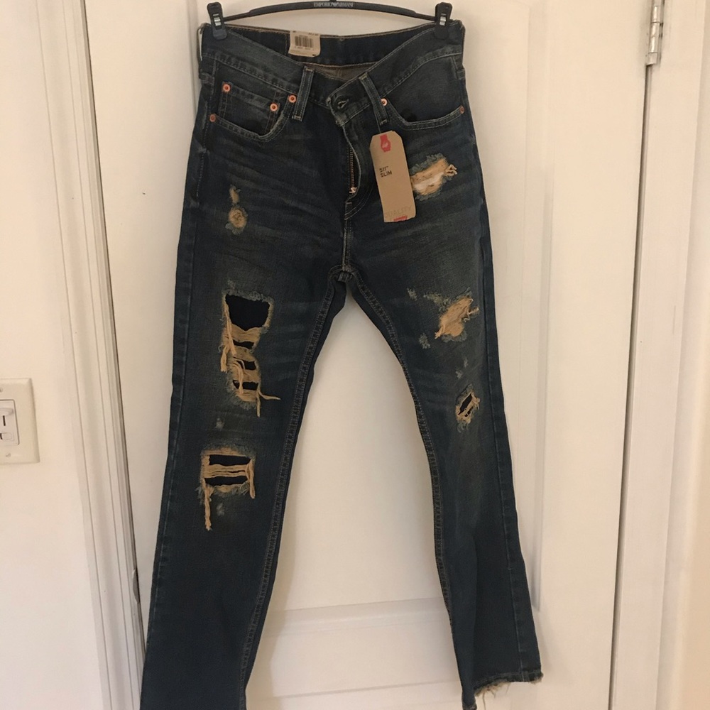 511 Levi’s distressed slim jeans. 30x30.